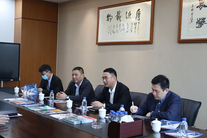 防疫情，促发展